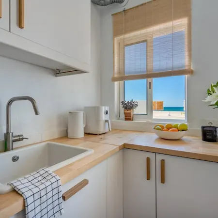 Villa One Step To The / Sea, Algarve House *